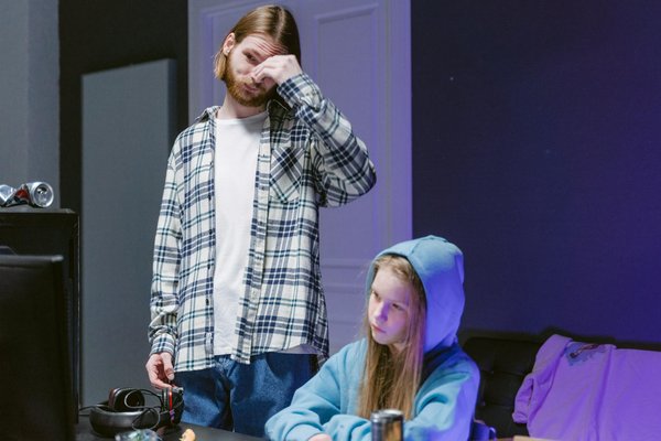 Quels sont les avantages de l'utilisation des technologies de conteneurisation pour les applications de microservices?